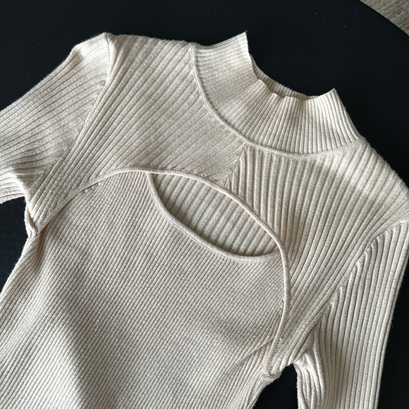 HEARTLOOM Sheila Top in Bone, size small - Picture 4 of 4